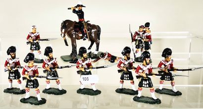 null FRONTLINE FIGURES : Infanterie écossaise au combat et Officier à cheval en observation.
KING...
