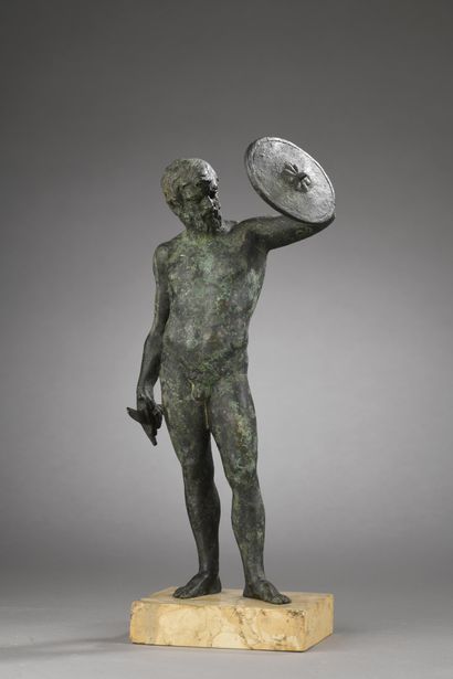 null École ITALIENNE du XIXe siècle
Gladiateur 
Bronze à patine vert antique.
H....