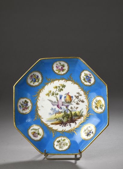null SEVRES
Octagonal COMPOST in soft porcelain with polychrome overdecoration of...