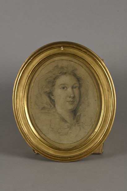 null École FRANÇAISE vers 1700
Portrait de femme
Pierre noire et rehauts de blanc...