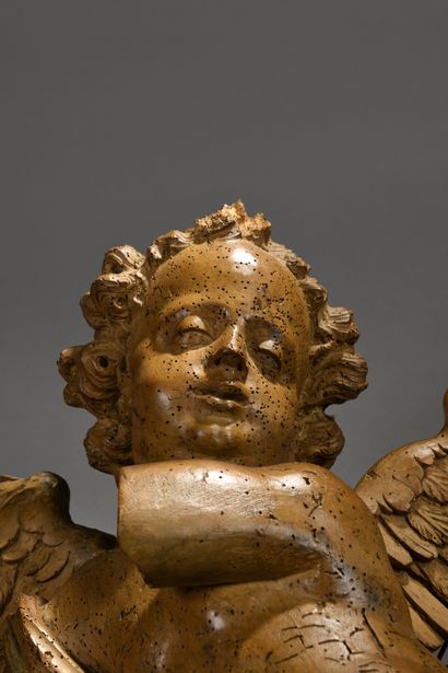 null École FRANÇAISE du XVIIIe siècle
PAIRE D’ANGELOTS
Figures de décor de retable...