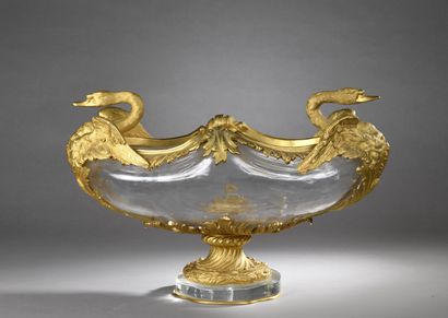null IMPORTANT oval CUP of especially out of crystal with decoration of protomes...