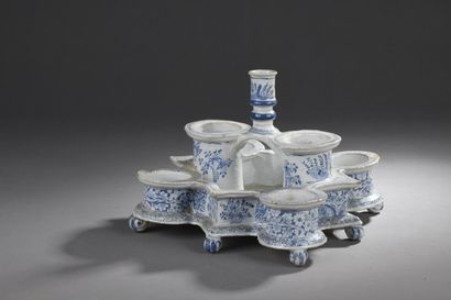 null ITALY, 18th century 
White-blue earthenware ENCRIBER with flowers decoration...