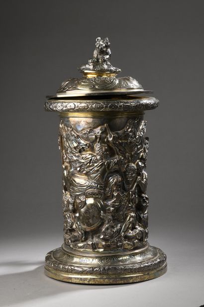 null ELKINGTON & CO
LARGE CHOPE in silver plated metal, posing on the bottom, the...