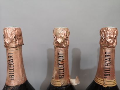 null 3 bouteilles CHAMPAGNE BILLECART SALMON "Brut Rosé" 
Étiquettes légèrement tachées...