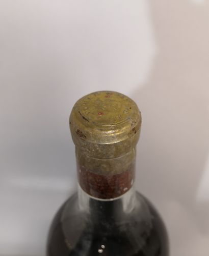 null 1 bouteille Château D'YQUEM 1936 - 1er Grand cru supérieur Sauternes 
Etiquette...