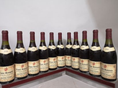 null 11 bouteilles VOSNE ROMANEE 1er Cru "Les Suchots" 1988 - MANIERE NOIROT 
Étiquettes...