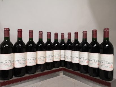 null 12 bouteilles Château LYNCH BAGES 1989 - 5e Gcc Pauillac 
3 étiquettes légèrement...