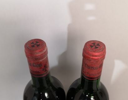 null 2 bouteilles Château GAZIN - Pomerol 1983 et 1986 
Étiquettes légèrement tachées...