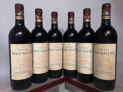 null 6 bouteilles Château MAUCAILLOU 1987 - Moulis 
Étiquettes légèrement tachée...