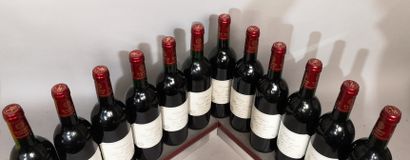 null 12 bouteilles Château du PEYRAT GODIN 1999 - Haut Médoc 
3 niveaux légèrement...