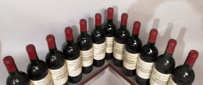 null 12 bouteilles Château HAUT MARBUZET 1992 - Saint Estèphe 
5 niveaux base go...