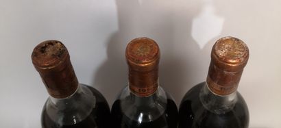 null 3 bouteilles Château COUTET 1950 - 1er Gcc Barsac 
Étiquettes tachées et légèrement...