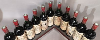 null 11 bouteilles VIEUX Ch. BOURGNEUF - Pomerol 3 de 1985 et 8 de 1986 
Étiquettes...