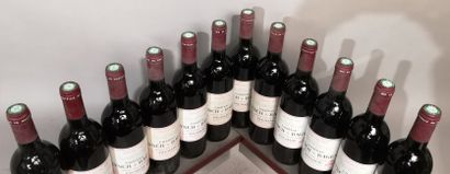 null 12 bouteilles Château LYNCH BAGES 1989 - 5e Gcc Pauillac 
3 étiquettes légèrement...