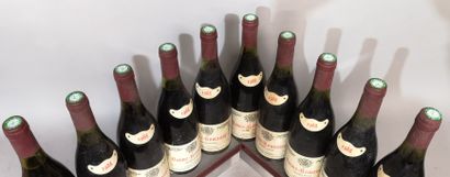 null 10 bouteilles VOSNE ROMANEE 1988 - Jacques FAUROIS 
Étiquettes légèrement tachées...
