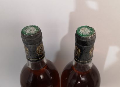 null 2 bouteilles Domaine du MOULIN 1978 - Monbazillac 
Étiquettes légèrement ta...