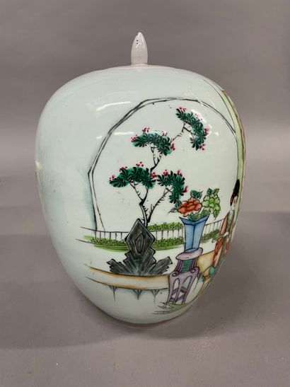 null Lot including:
- Chinese porcelain covered vase, decorated with women in a palace,...