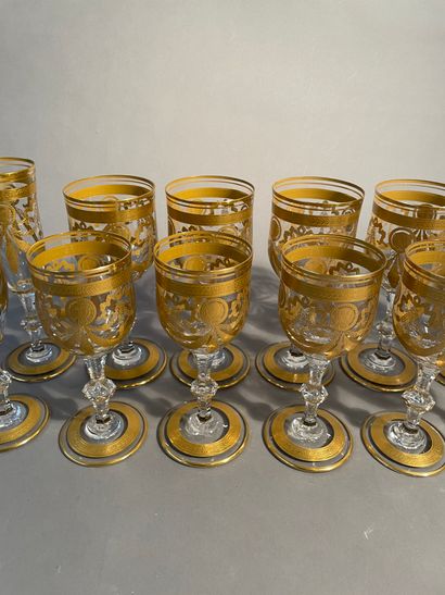 null SAINT LOUIS, modèle Congress, partie de service en cristal comprenant :
6 verres...
