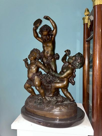 null L. LINES ? (XXth century)
Group of playing putti
Bronze with brown patina shaded...
