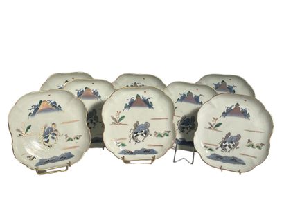 CHINE
Ensemble de huit assiettes en porcelaine...