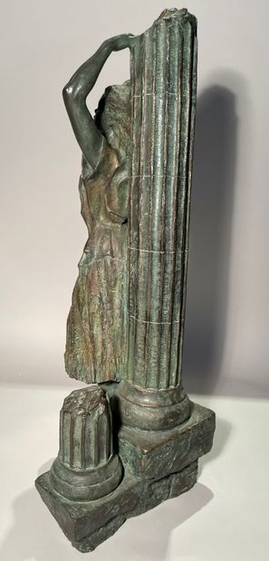 null C. MIRO (XXème siècle)
Femme à la colonne, 1995
Bronze à patine verte
Signé...