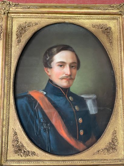 null Ecole du XIXèmme siècle
Portrait militaire
Pastel sur papier
54 x 42 cm à vue...