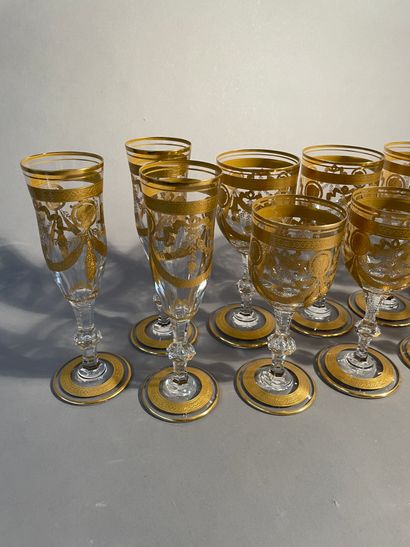 null SAINT LOUIS, Congress model, part of crystal service including :
6 white wine...