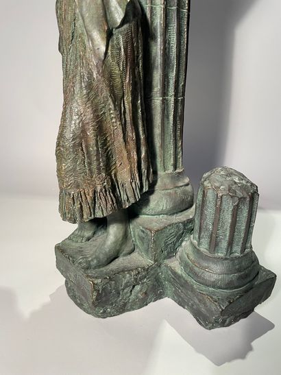 null C. MIRO (XXth century)
Woman with a column, 1995
Bronze with green patina
Signed...