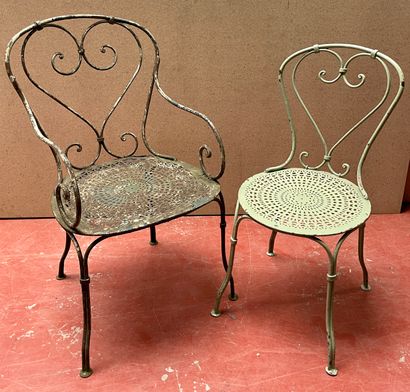 Fauteuil et chaise de jardin en métal laqué...