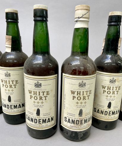 null 5 bottles White Porto SANDEMAN and 1 bottle BLANDY'S MADEIRA
As is