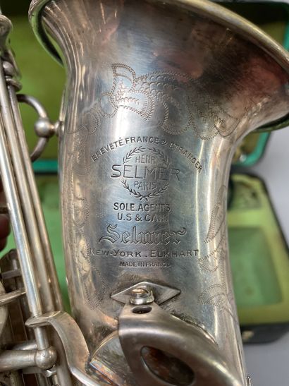 null Henri SELMER Paris
Saxophone alto Super Action, 1949, New-York Elkhart, n°39218
Dans...