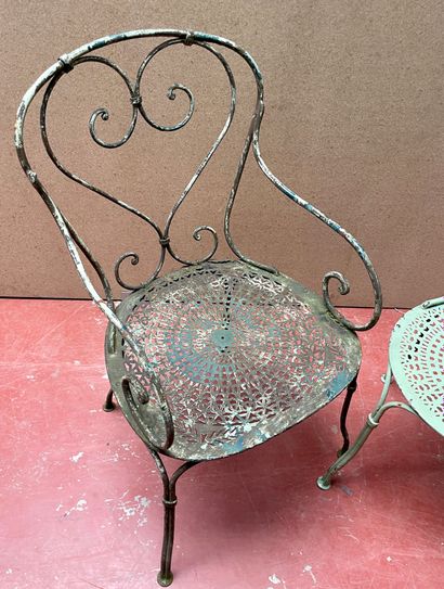 null Fauteuil et chaise de jardin en métal laqué vert
89 x 46 x 46 cm, fauteuil
81...