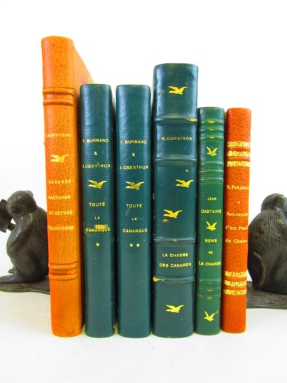 null Lot of 5 books on hunting.
1/ - Dupeyron, René - La Chasse des canards. Paris,...