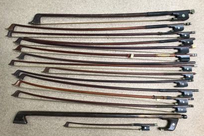 null Lot of bows, missing and damaged