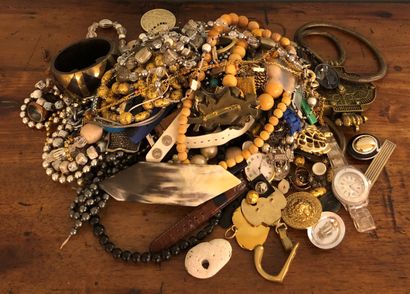 null Lot of watches and costume jewelry