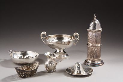 null Silver lot including a large TÉTARD Frères silver wine cup 1st title 925‰, chased...