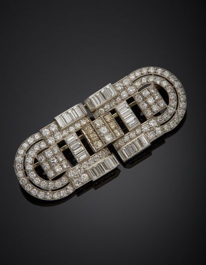 null Brooch, clutch clip in 18K white gold 750‰ and platinum 850‰, in the form of...
