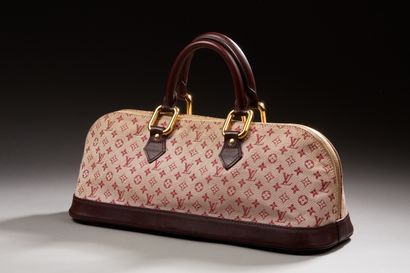 null Louis VUITTON - Sac Alma long en toile denim Monogram rouge et cuir cerise,...