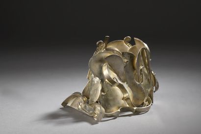null ARMAN (1928-2005)
Violons découpés, 1988
Sculpture en métal argenté soudé, signé...