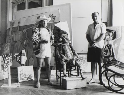null André VILLERS (1930-2016)
Picasso in Cannes
Twenty silver prints of which nineteen...