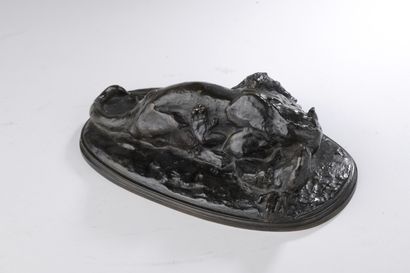 null Emmanuel Frémiet (1824-1910) 
Jaguar devouring a gorilla
Bronze with shaded...