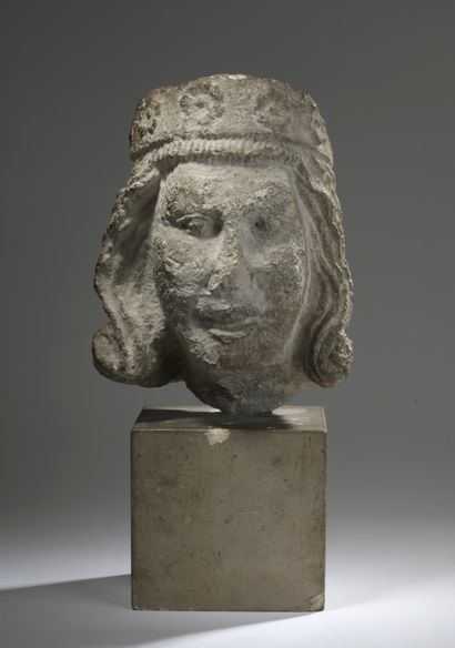 null France, modern period in the Gothic style
Head of Saint Louis
Limestone
H. 26.5...