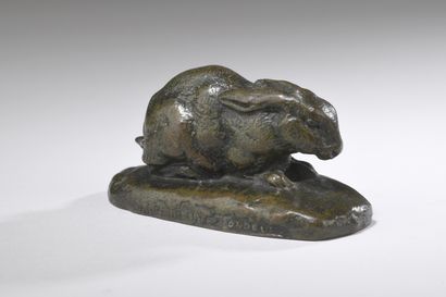null Antoine-Louis Barye (1795-1875) 
Rabbit with ears folded
Bronze with brown patina...