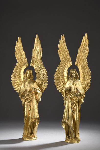 null FRANCE, XIXe siècle
Paire d’anges
Statuettes en bronze doré.
Usures à la dorure.
H....