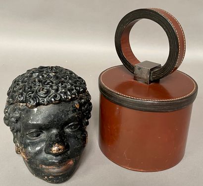 null LOT INCLUDING: small Just desk clock, terracotta figurine of a crouching female...