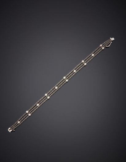 Bracelet en or gris 18K 750 ‰, composé de...