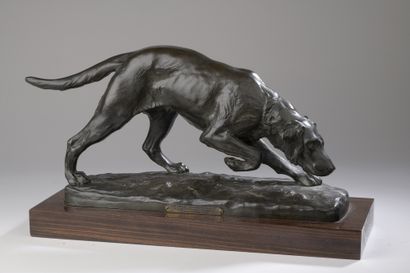 Georges Gardet (1863-1939)
Chien de chasse
Bronze...