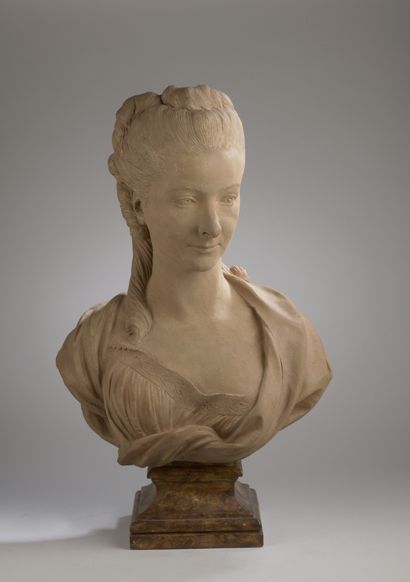 null École française du XVIIIe siècle 
Portrait d’une jeune femme
Buste en terre...