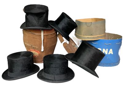 null Lot of 5 top hats belonging to Marie-Louis Jean André Charles de Martin du Tyrac...